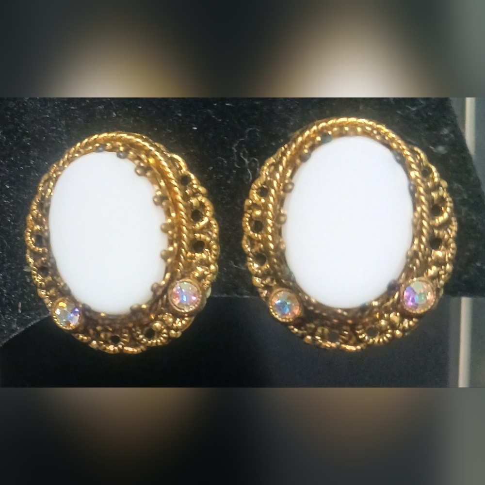 Vintage W. Germany Clip On Earrings